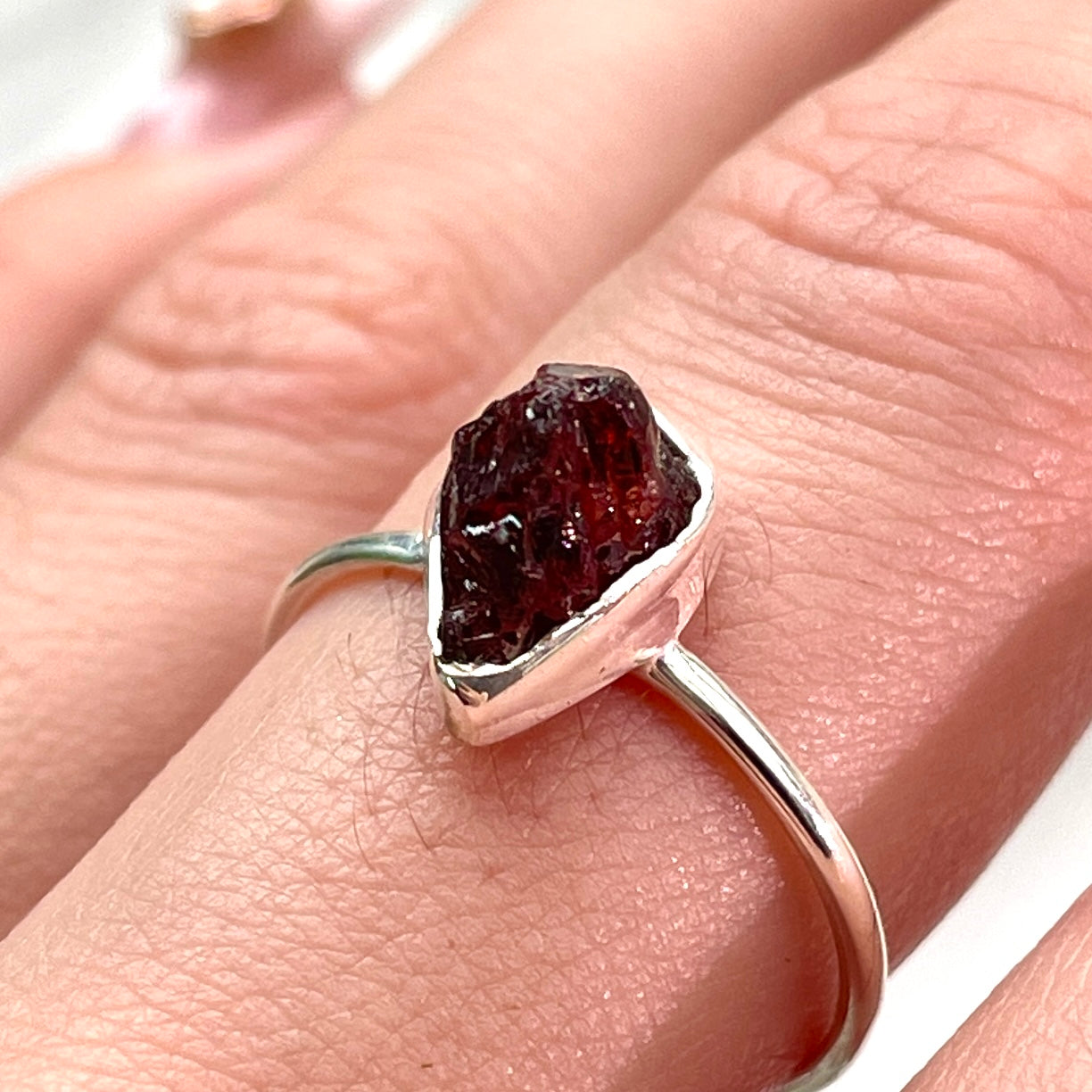 Garnet - Rough - St.Silver Ring Garnet - Rough - St.Silver Ring